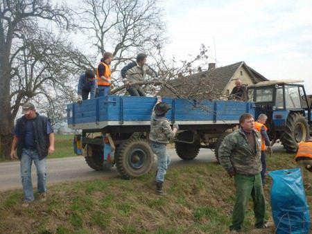 JARNÍ ÚKLID (2.4.2011)